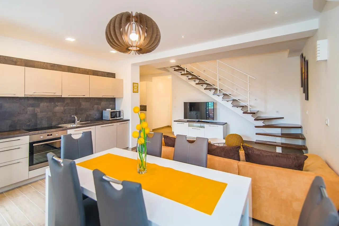 Milohanic Luxury Porec Apartments location