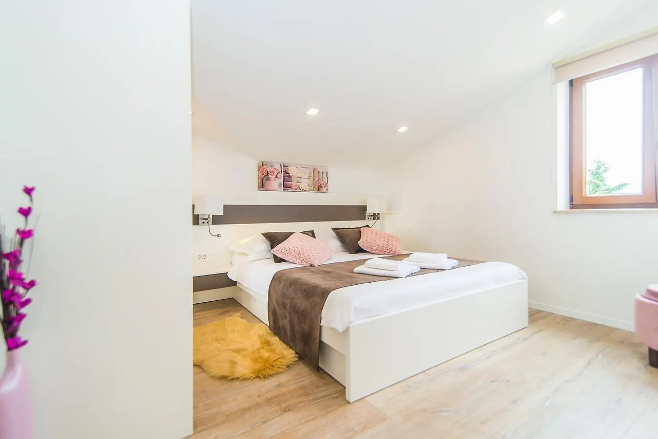 Milohanic Luxury Porec Apartments Guest house