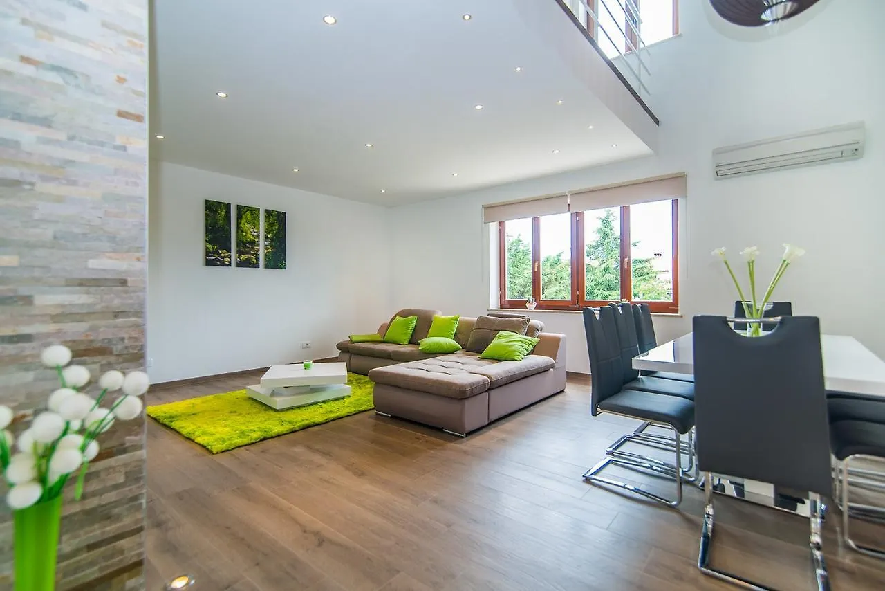 Milohanic Luxury Porec Apartments 4*,