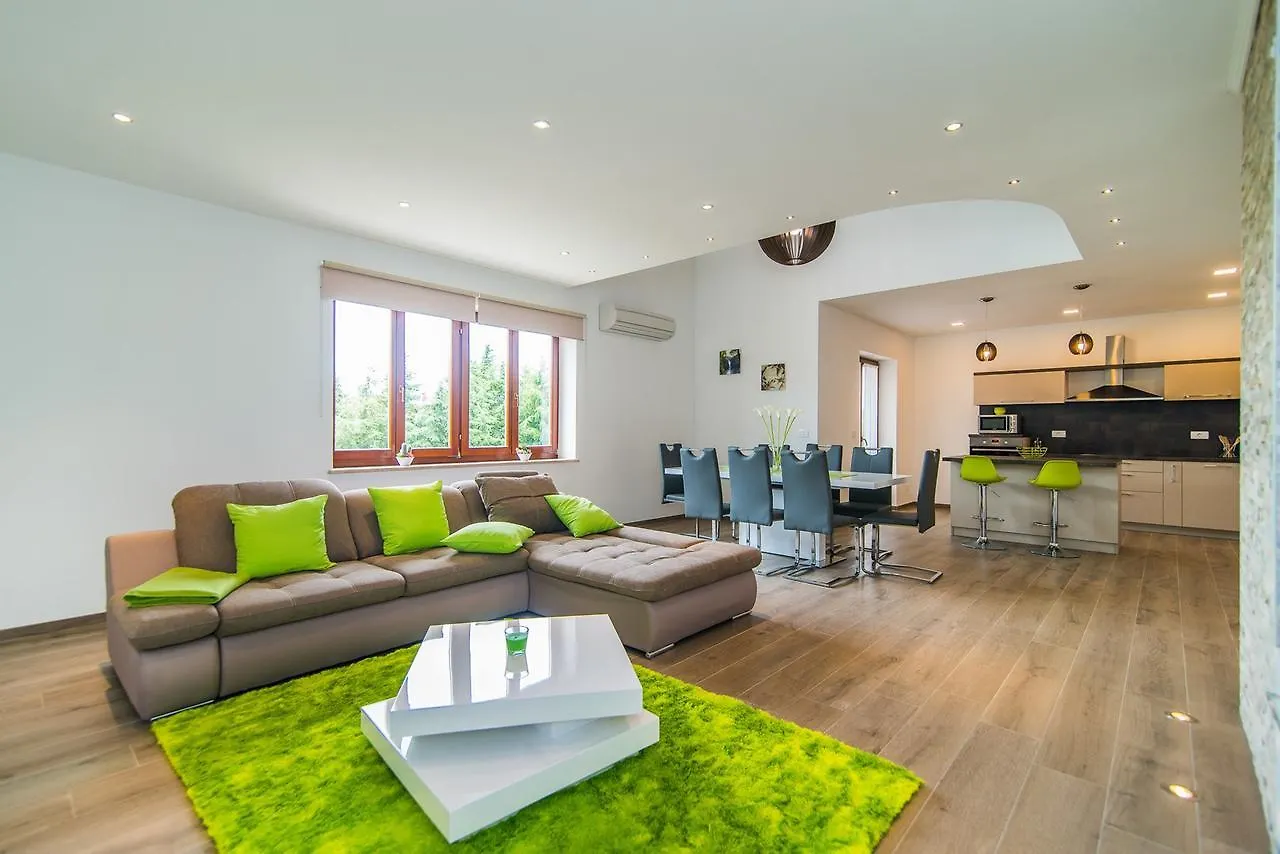 Milohanic Luxury Porec Apartments 4*,