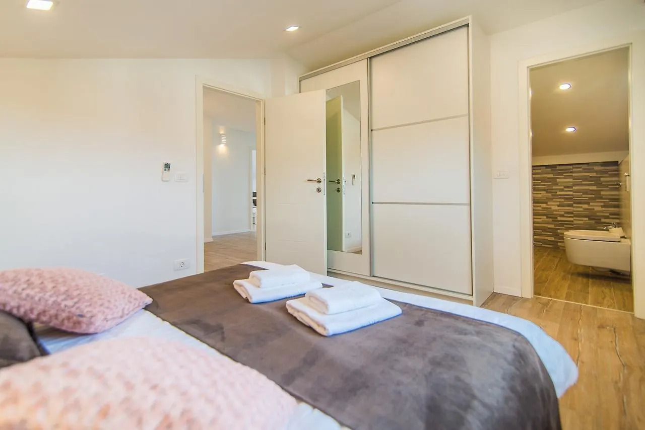 Milohanic Luxury Porec Apartments Guest house